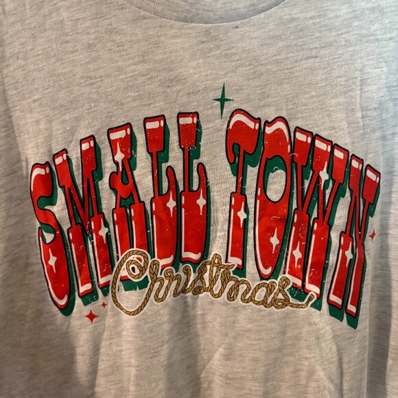 Bella Canvas Gray Short Sleeve Small Town Christmas Shirt ~ Size: XL ~ NWT - Picture 2 of 6